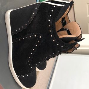 Wedge sneaker